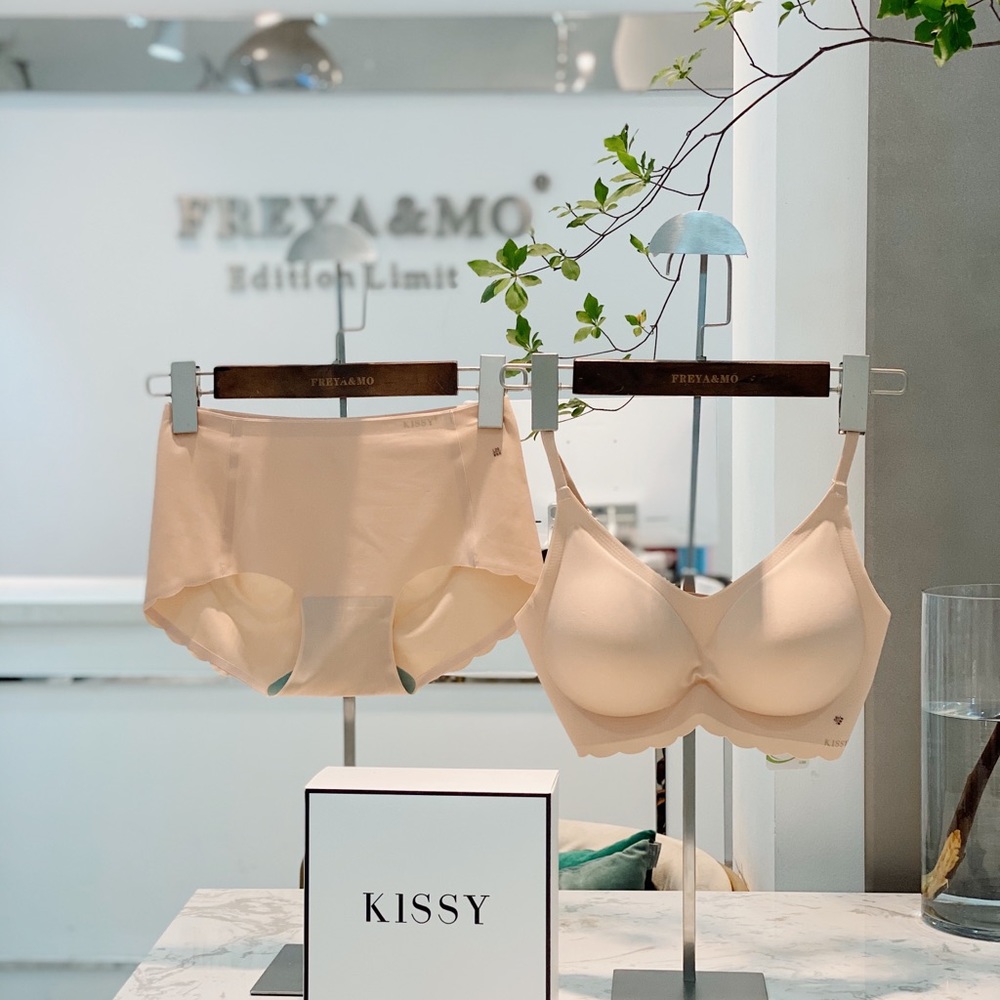 Kissy bra